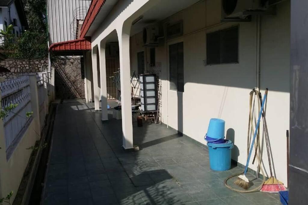Cosy Big House 5min Ciq Sogo Ksl Mall 4br 12pax Rumah liburan *