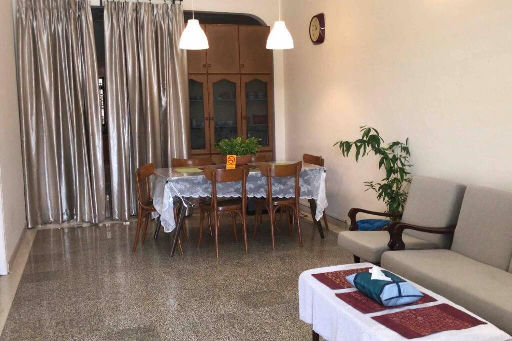 Cosy Big House 5min Ciq Sogo Ksl Mall 4br 12pax * Johor Bahru